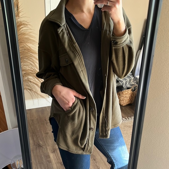 Green Shacket - Picture 3 of 7